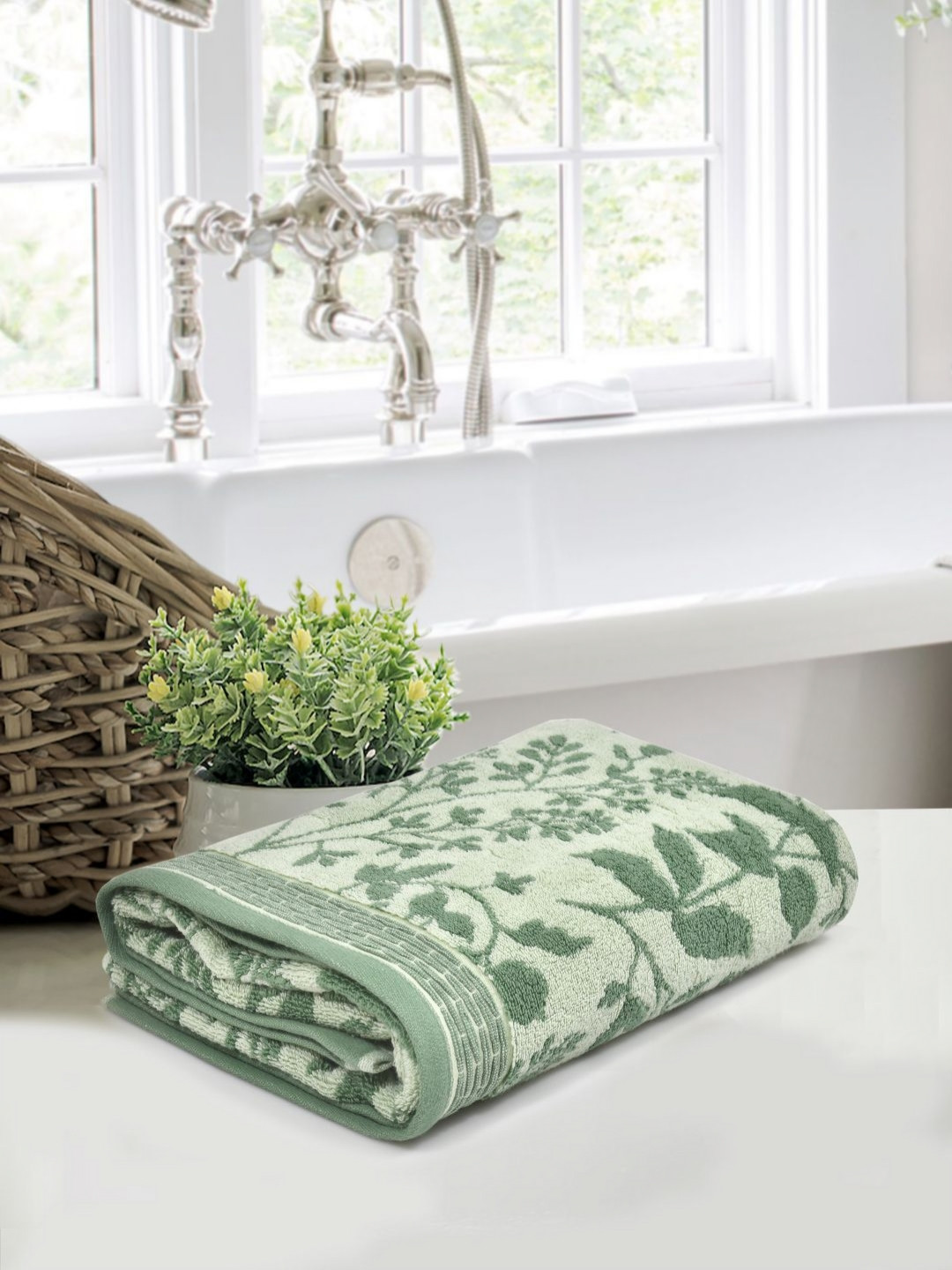 

Home Fresh Green & White Floral Printed Cotton 500 GSM Bath Towel