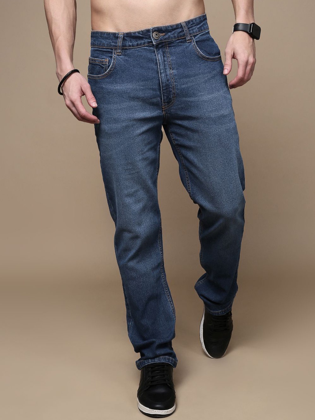 

The Roadster Lifestyle Co Men Mid-Rise Regular Fit Light Faded Jeans, Blue