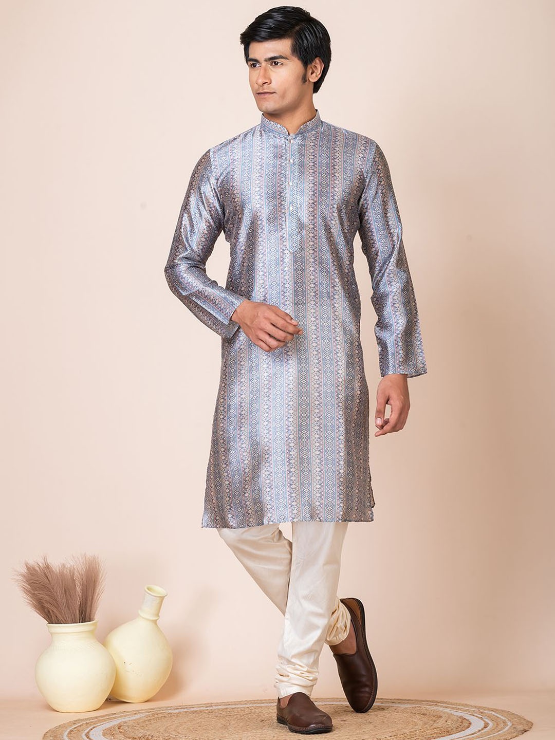

HU - Handcrafted Uniquely Geometric Printed Straight Kurta, Grey