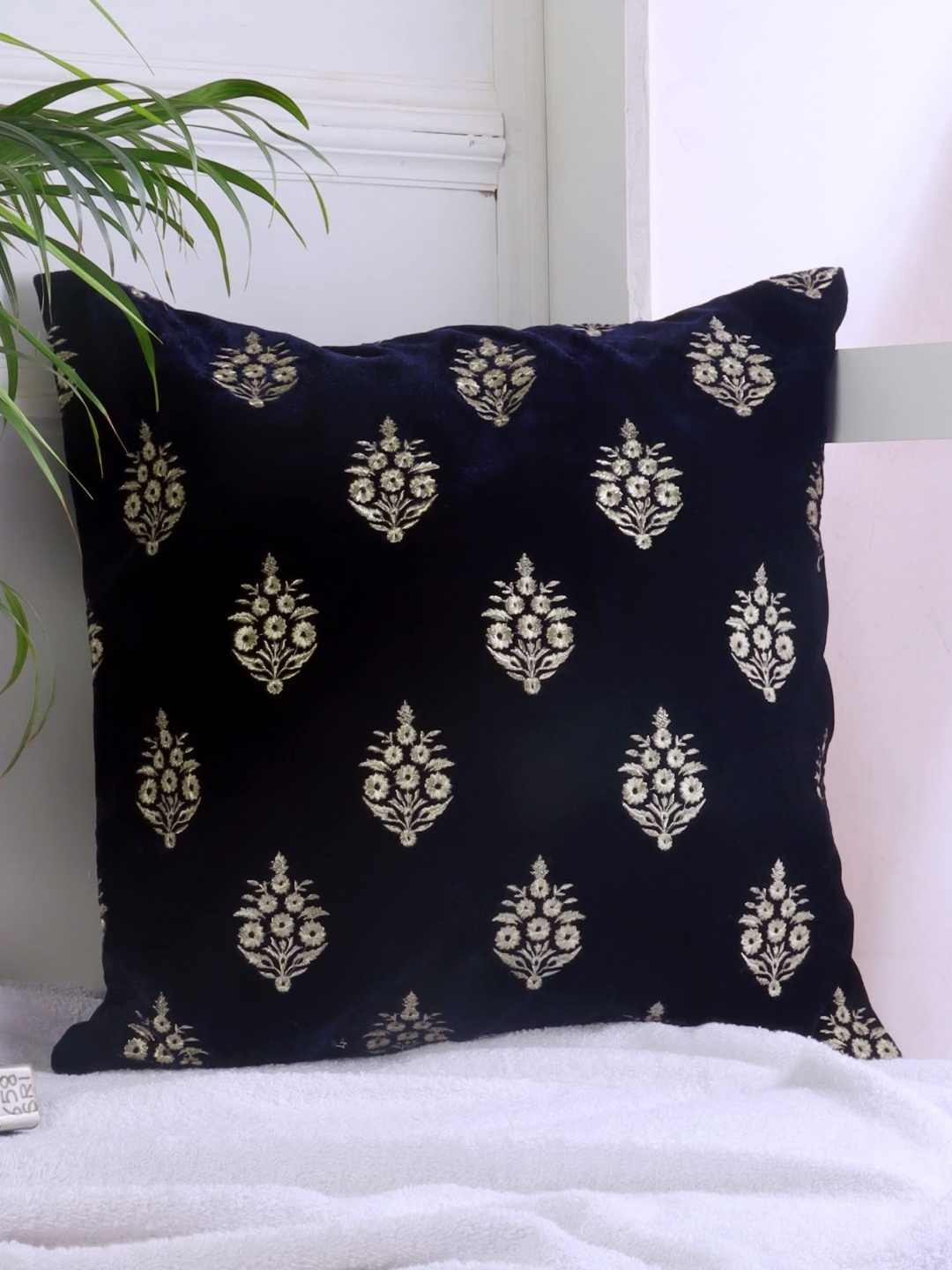 

Decoghar Blue Ethnic Embroidered Single Piece Square Cushion Covers