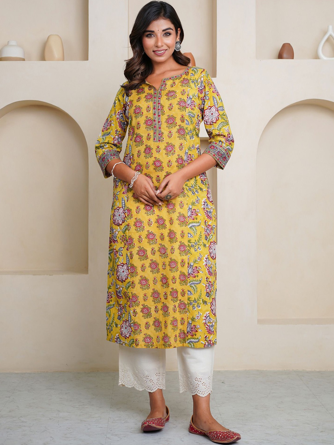 

JAIPURIBANNO Floral Printed Notched Neck Pure Cotton Straight Kurta, Mustard