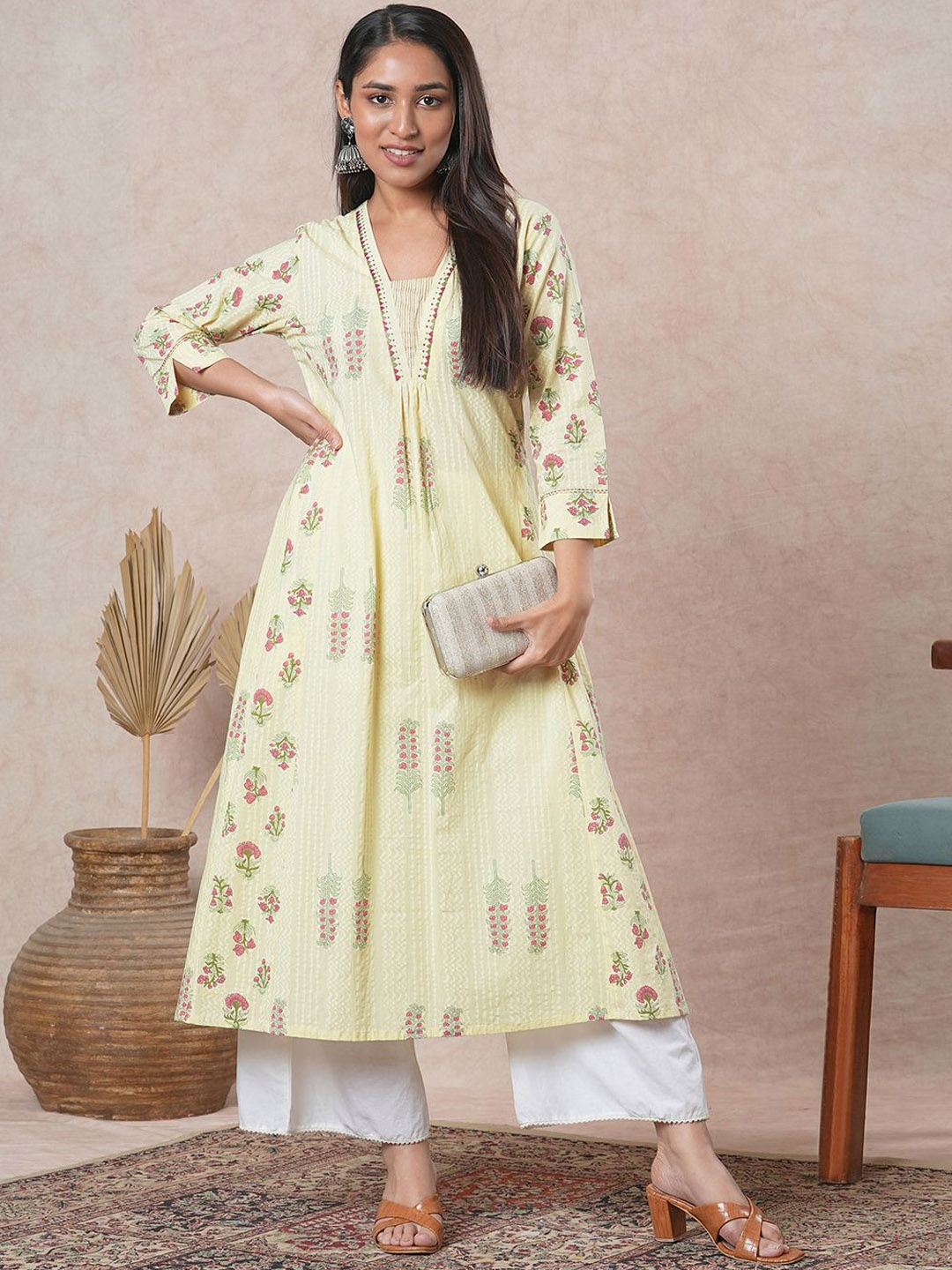 

KAMI KUBI Floral Printed V Neck Pure Cotton A-Line Kurta, Off white