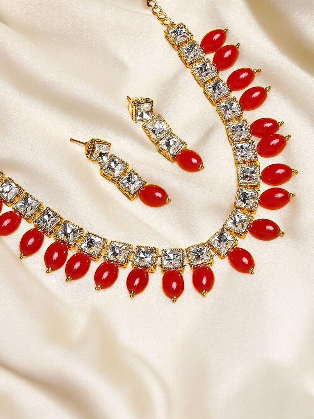 

Anouk Gold-Toned Kundan Studded Jewellery Set