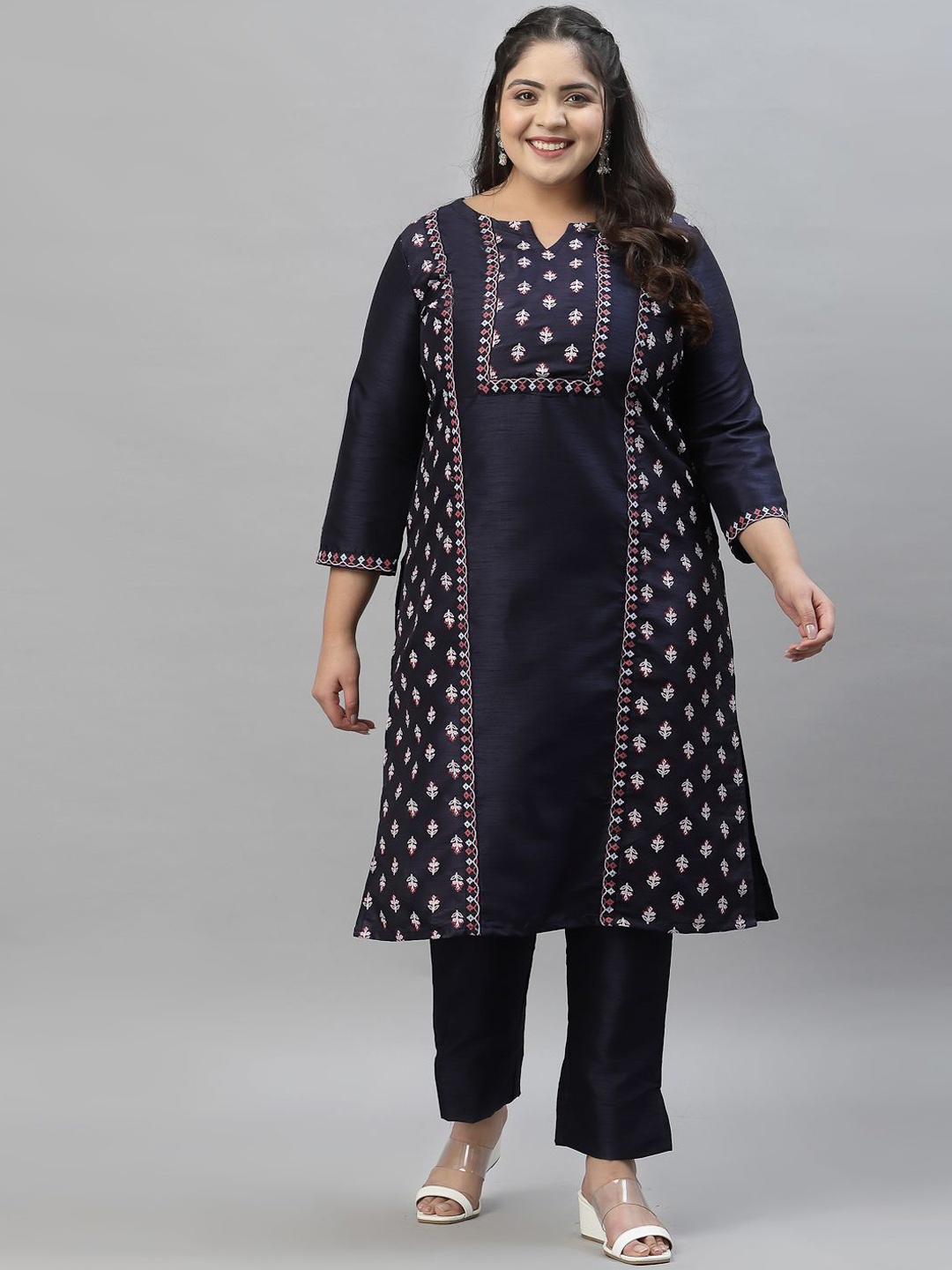 

Sztori Plus Size Floral Printed Straight Kurta With Trousers, Blue