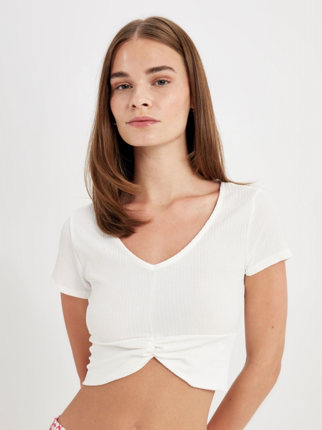 

DeFacto Women V-Neck Pockets T-shirt, Na