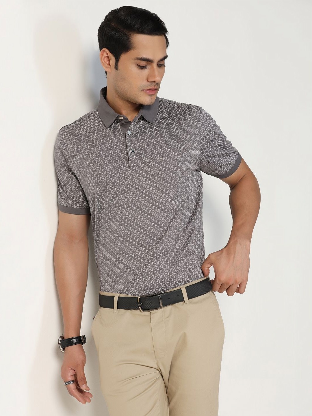 

Blackberrys Men Polo Collar Pockets Slim Fit T-shirt, Grey