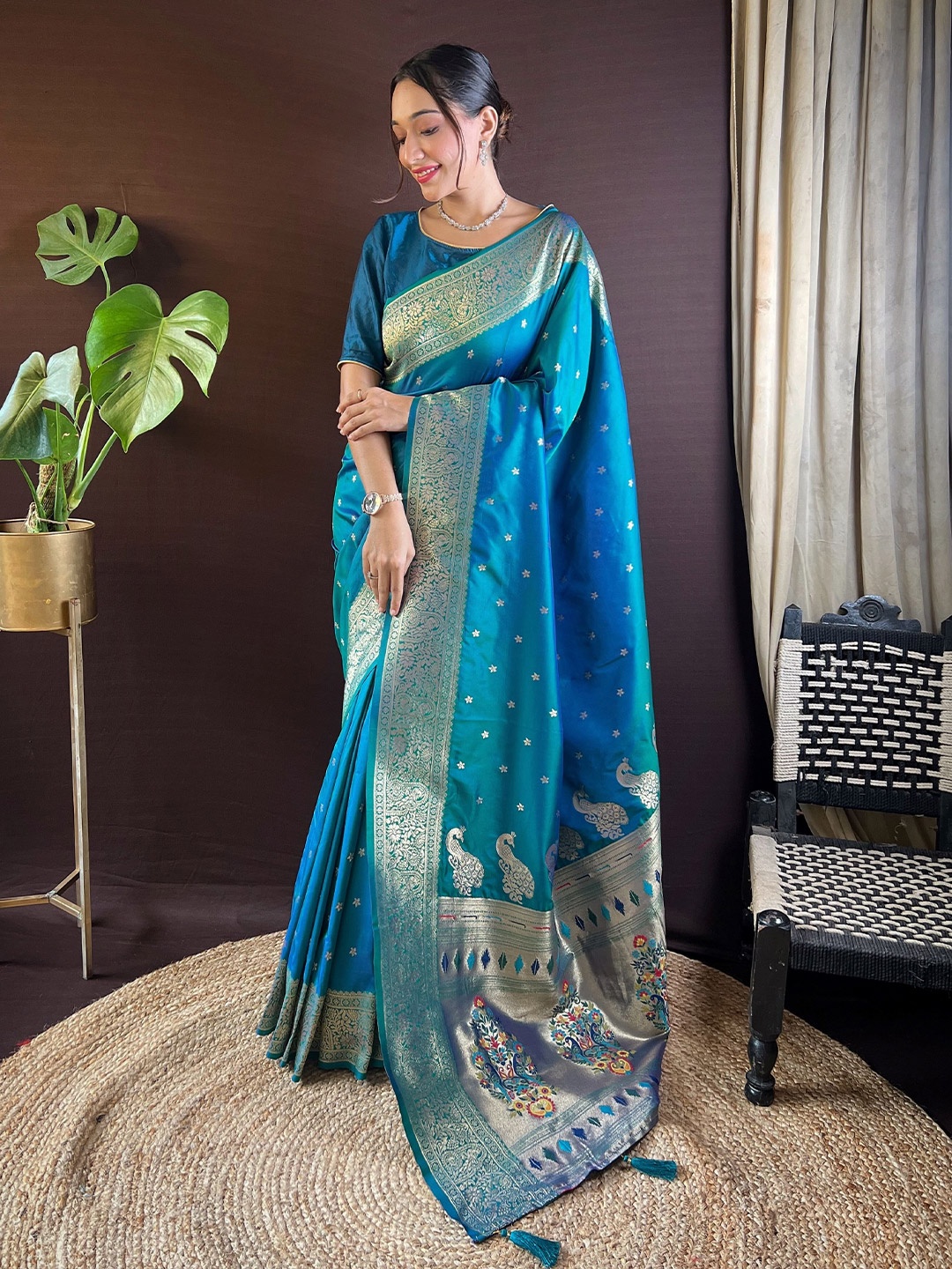 

HEER FASHION Woven Design Paithani Saree, Blue