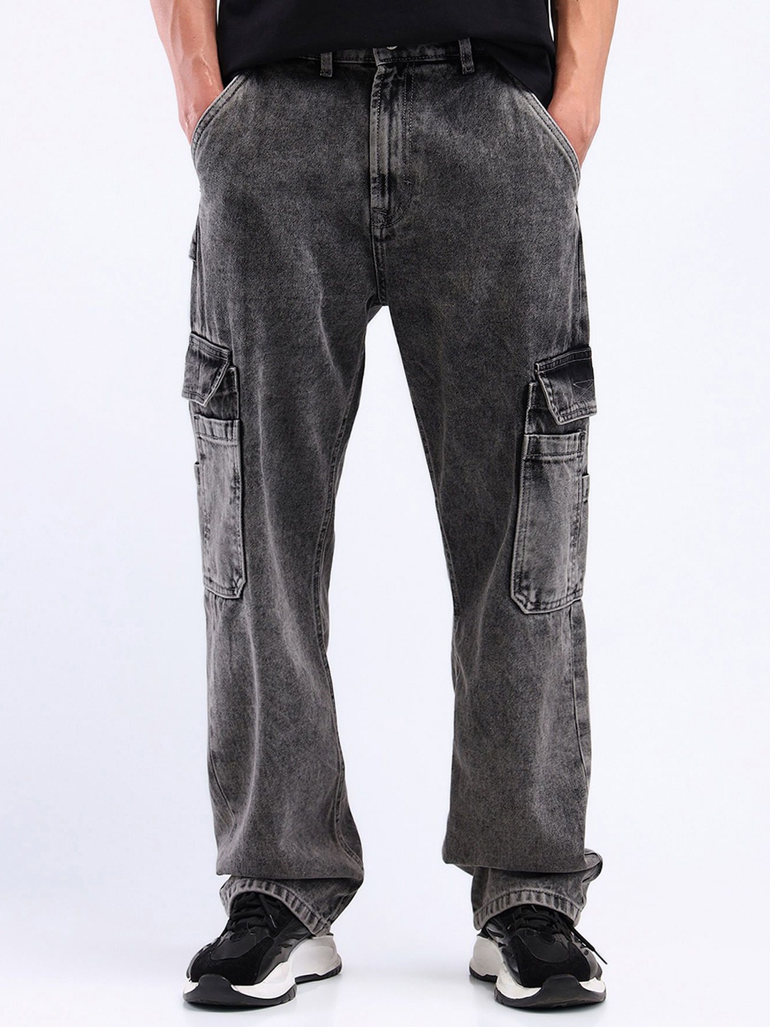 

Flying Machine Men High-Rise Heavy Fade Loose Fit Washed Stretchable Cargo Jeans, Black