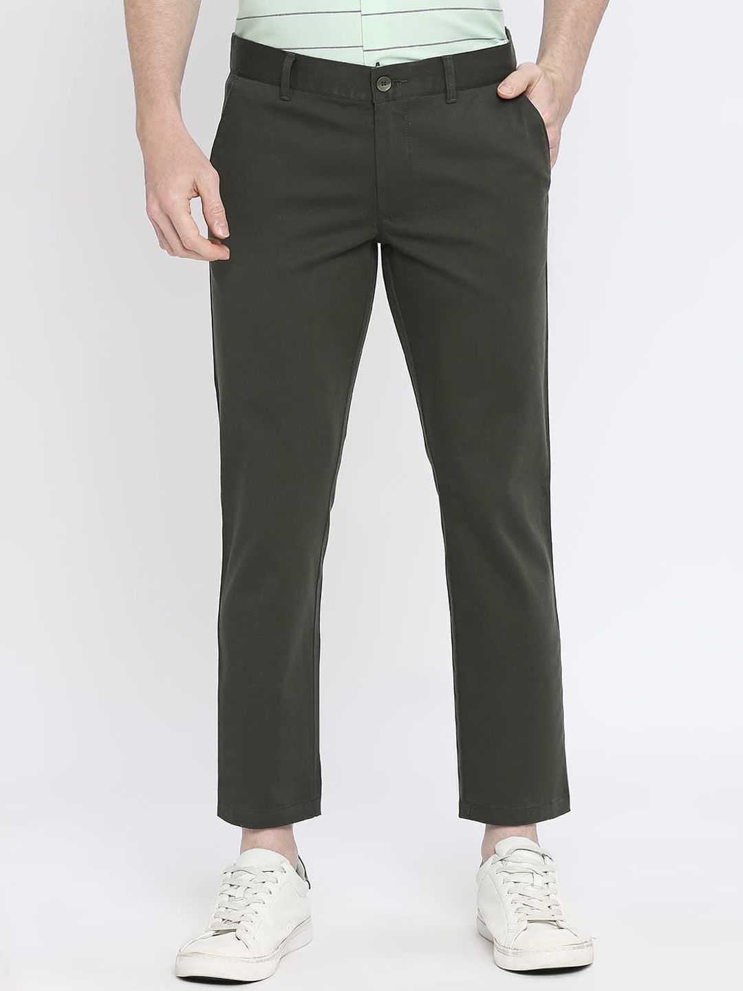 

Basics Men Tapered Fit Trousers, Green