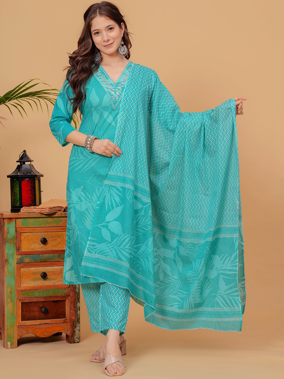 

DORIYA Floral Printed V-Neck Mirror Work Straight Kurta with Trousers & Dupatta, Blue