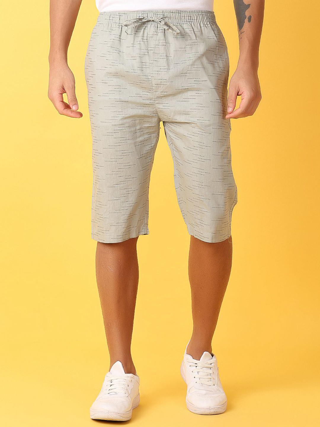 

V-Mart Men Mid-Rise Regular Fit Shorts, Green