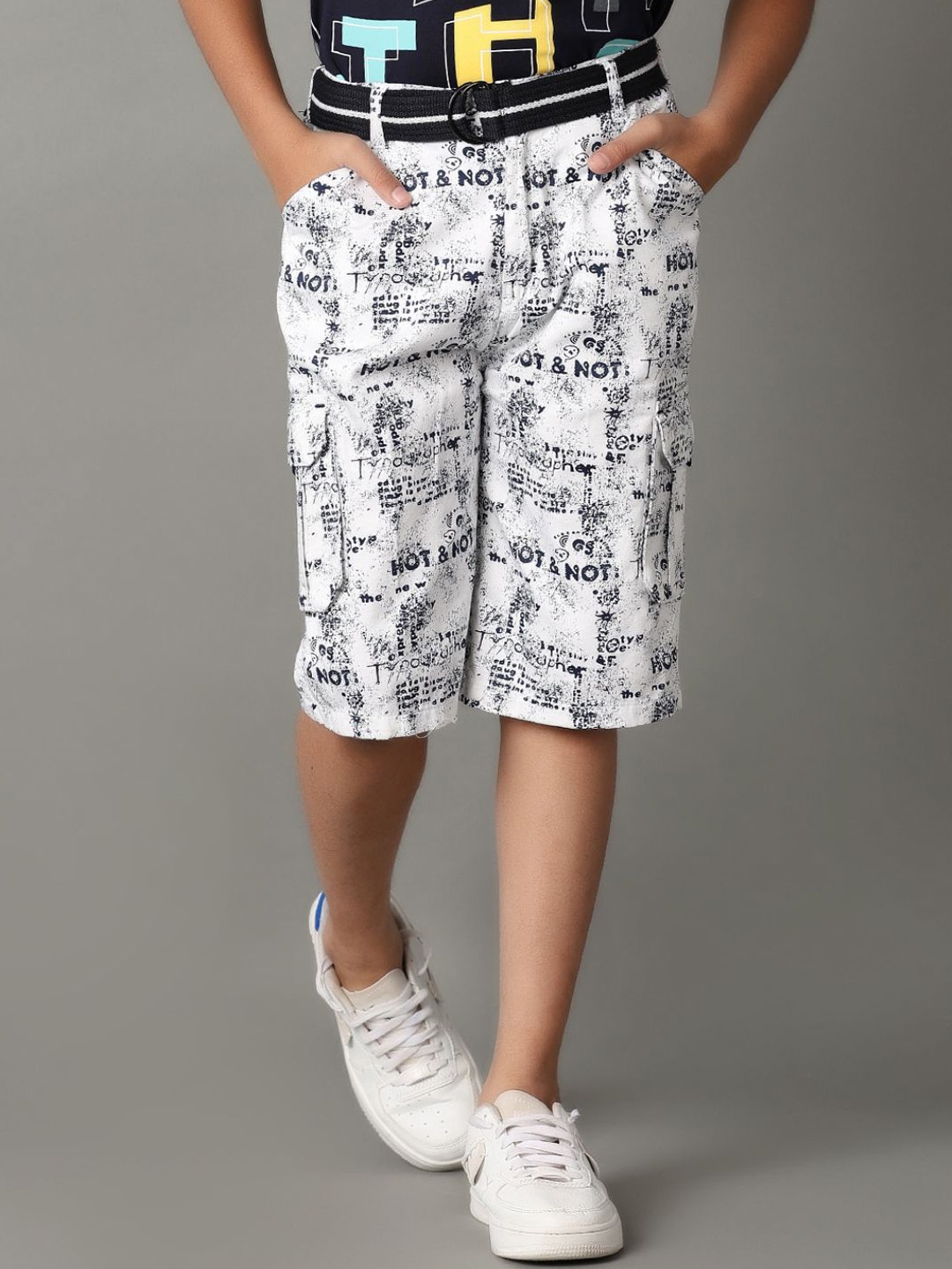 

V-Mart Boys Mid-Rise Printed Shorts, White