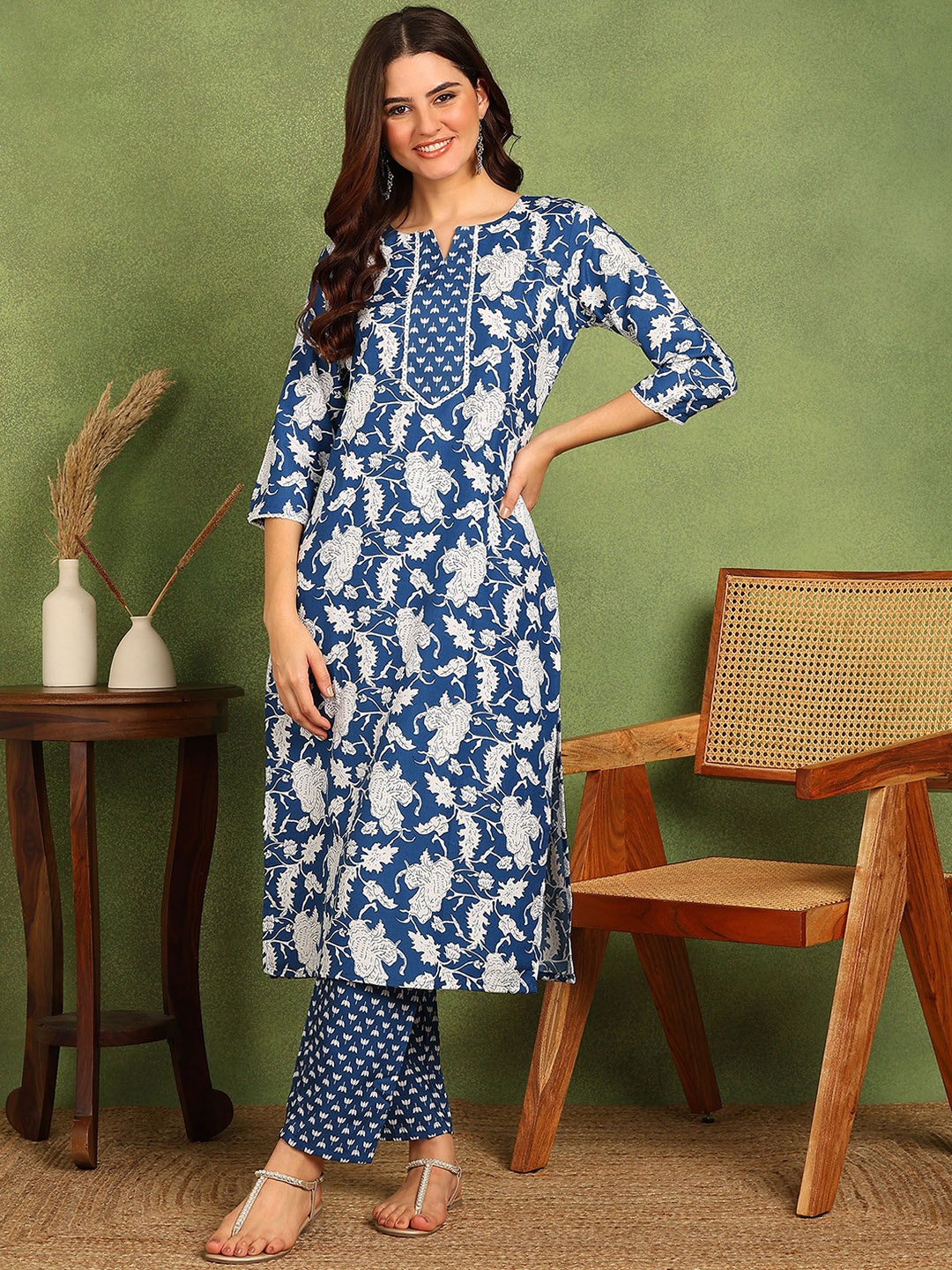 

DSK STUDIO Floral Printed Straight Kurta with Trousers, Blue