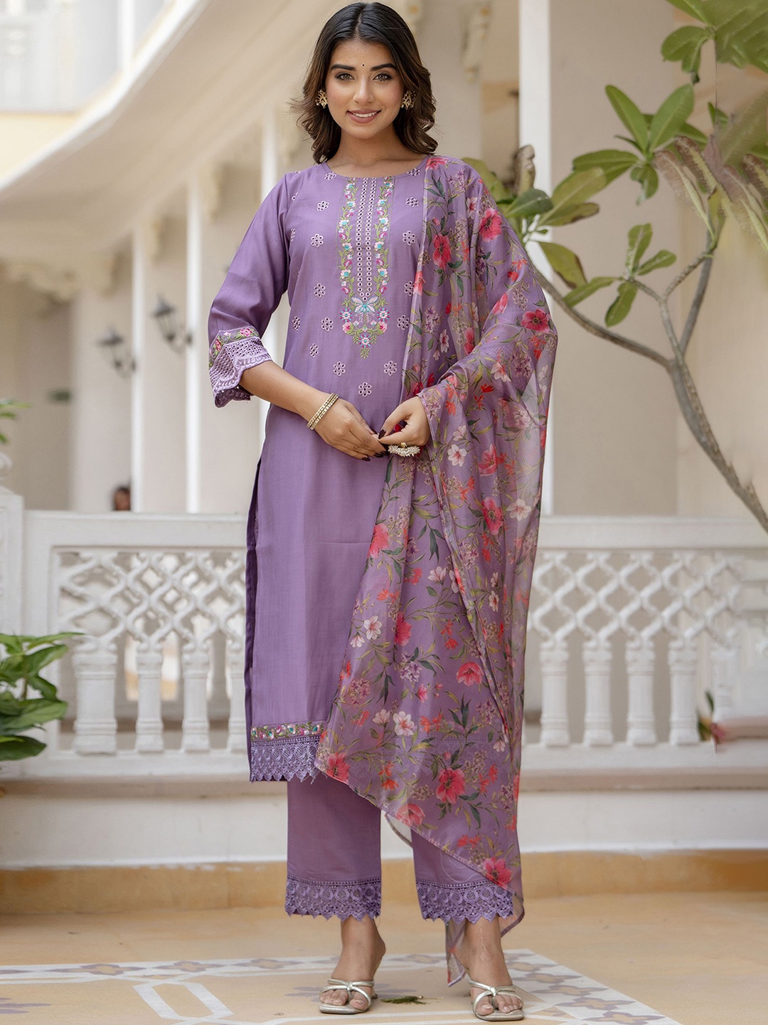 

VredeVogel Floral Yoke Design Thread Work Straight Kurta With Trousers & Dupatta, Lavender