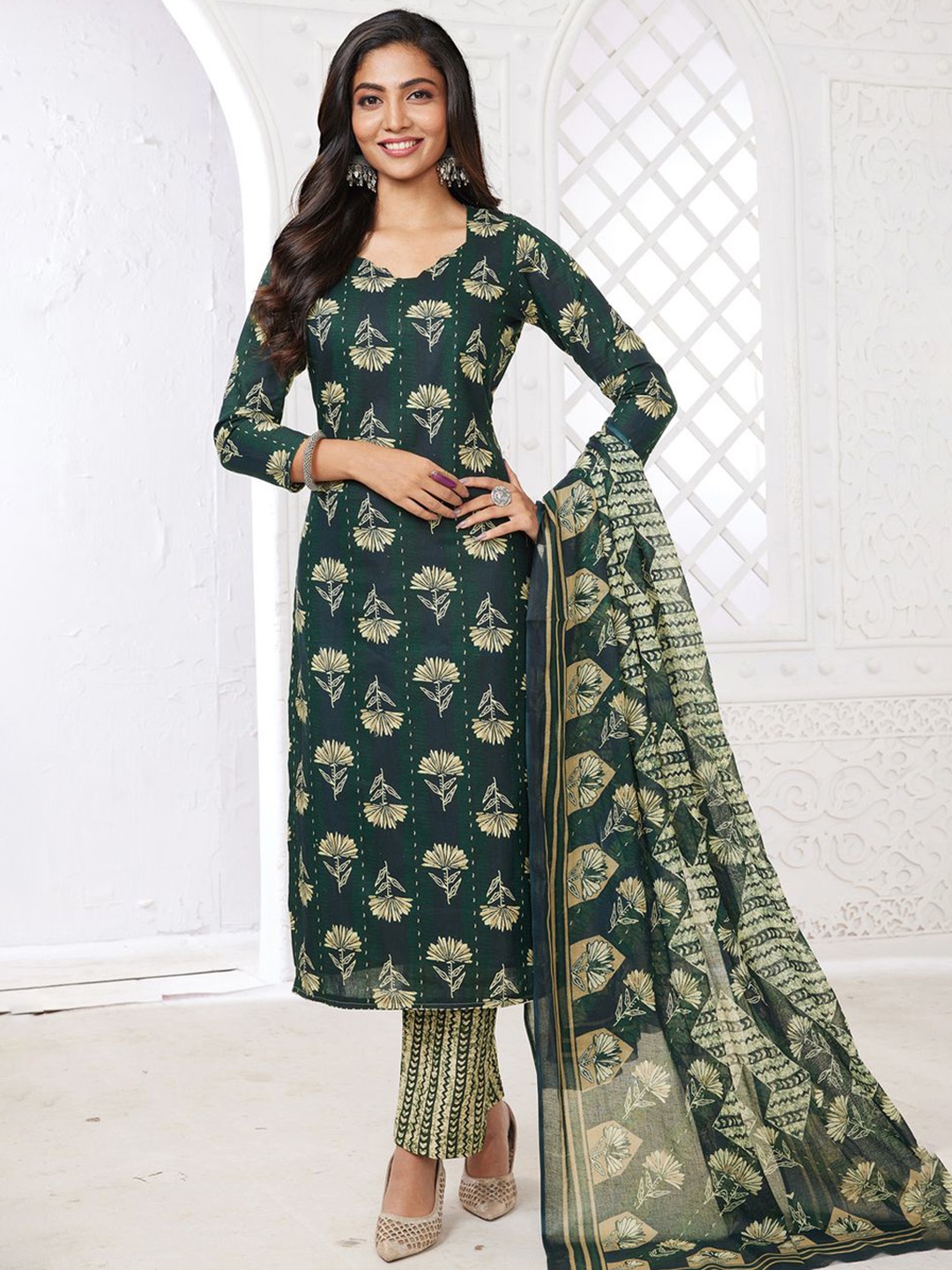 

MIRAAN Floral Printed Pure Cotton Kurta with Trousers & Dupatta, Green