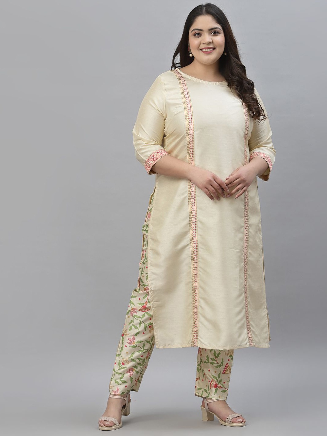 

Sztori Plus Size Geometric Printed Straight Kurta With Trouser, Cream