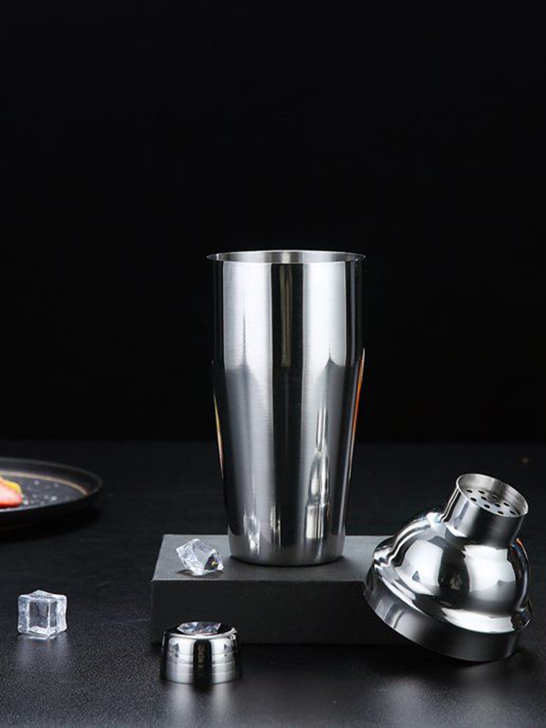 

FNS Silver Toned Stainless Steel Cocktail Shaker 750 ml