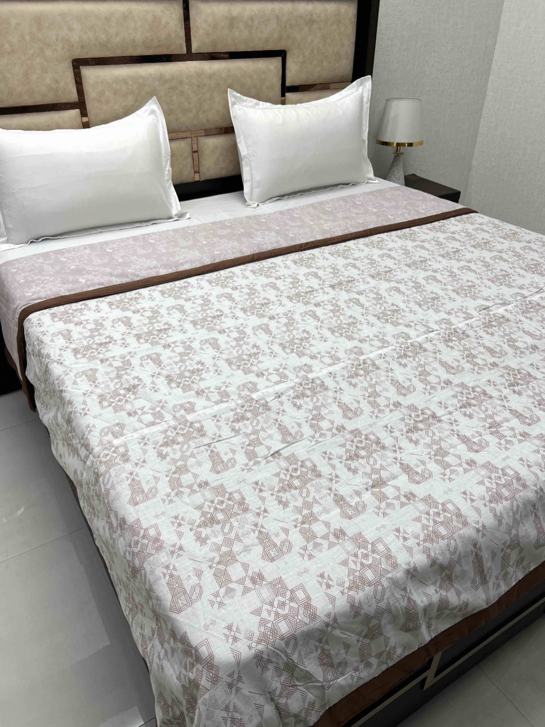 

Pure Decor Brown & White Abstract Printed Pure Cotton AC Room 233 GSM Double Bed Dohar