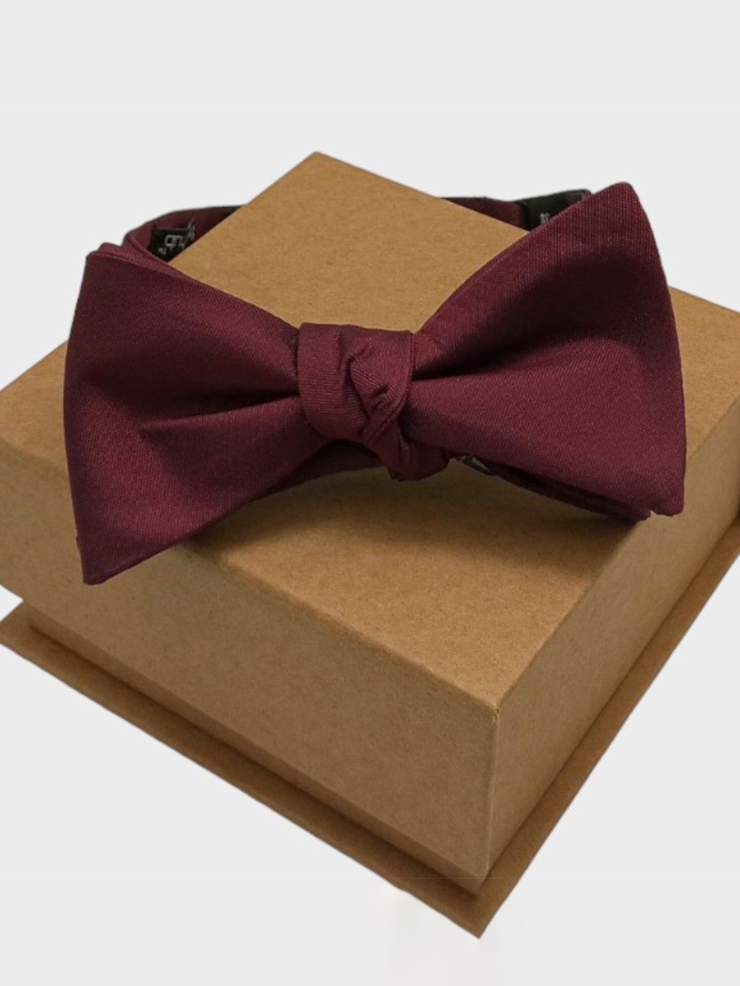 

The Tie Hub Men Microfiber Bow Tie, Burgundy