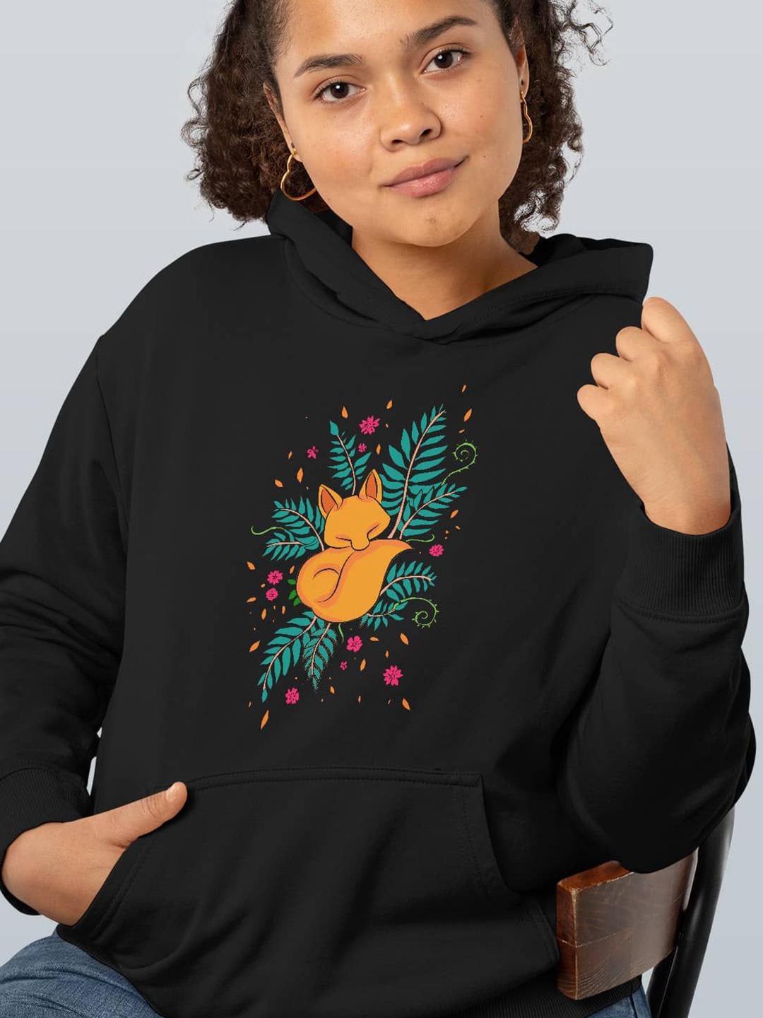 

macmerise Women Printed Hooded Sweatshirt, Black