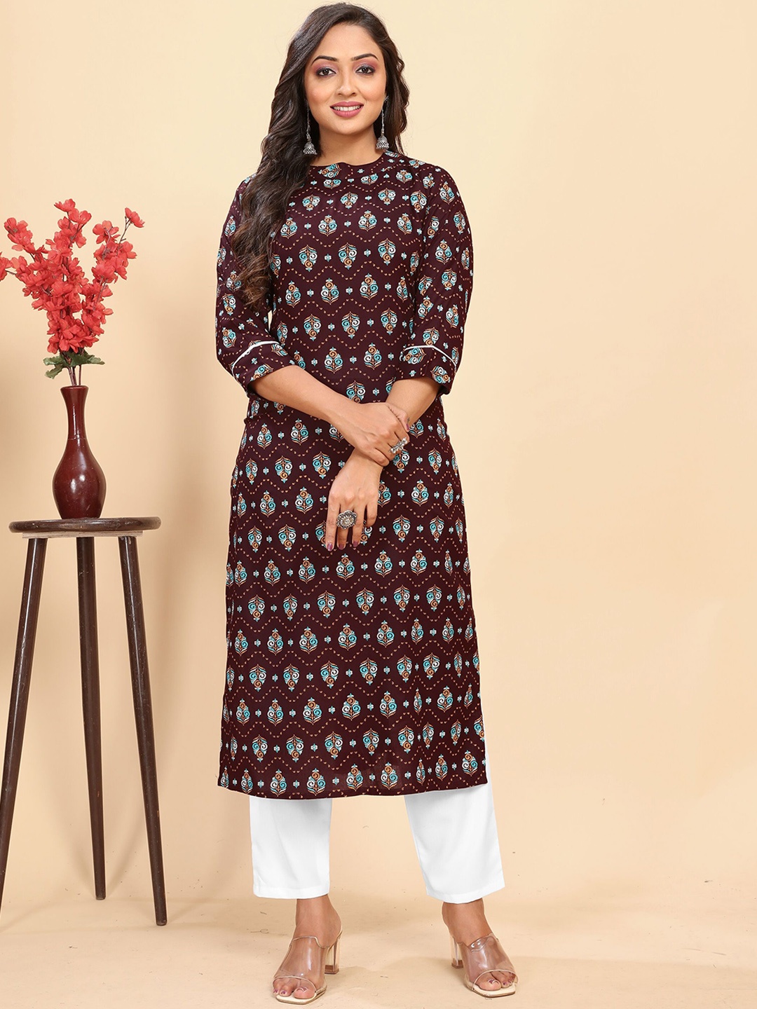 

VAAZI CREATOR Floral Printed Straight Kurta with Trousers, Maroon