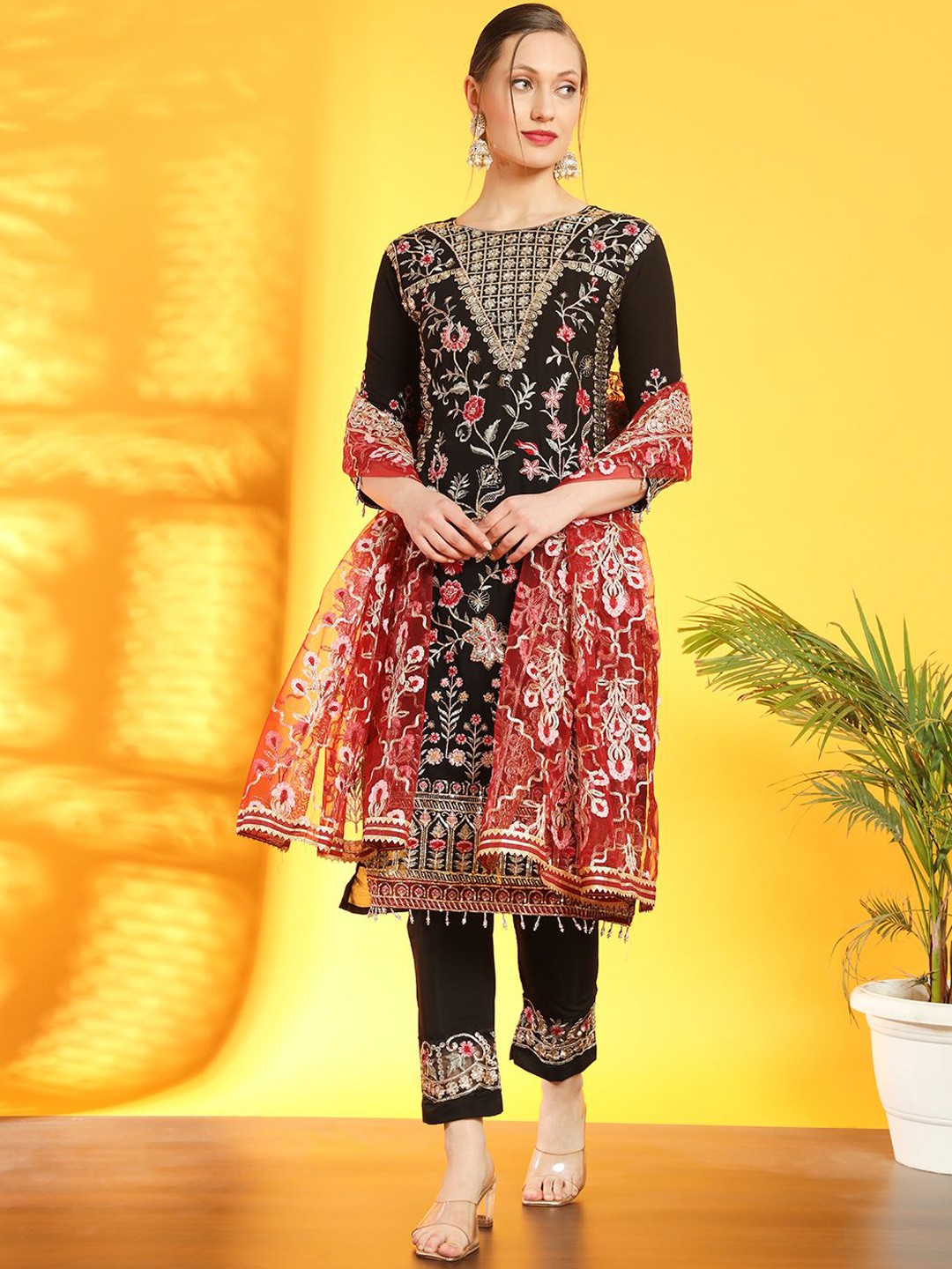 

Chhabra 555 Pakistani Inspired Floral Embroidered Thread Work Kurta Trousers & Dupatta, Black