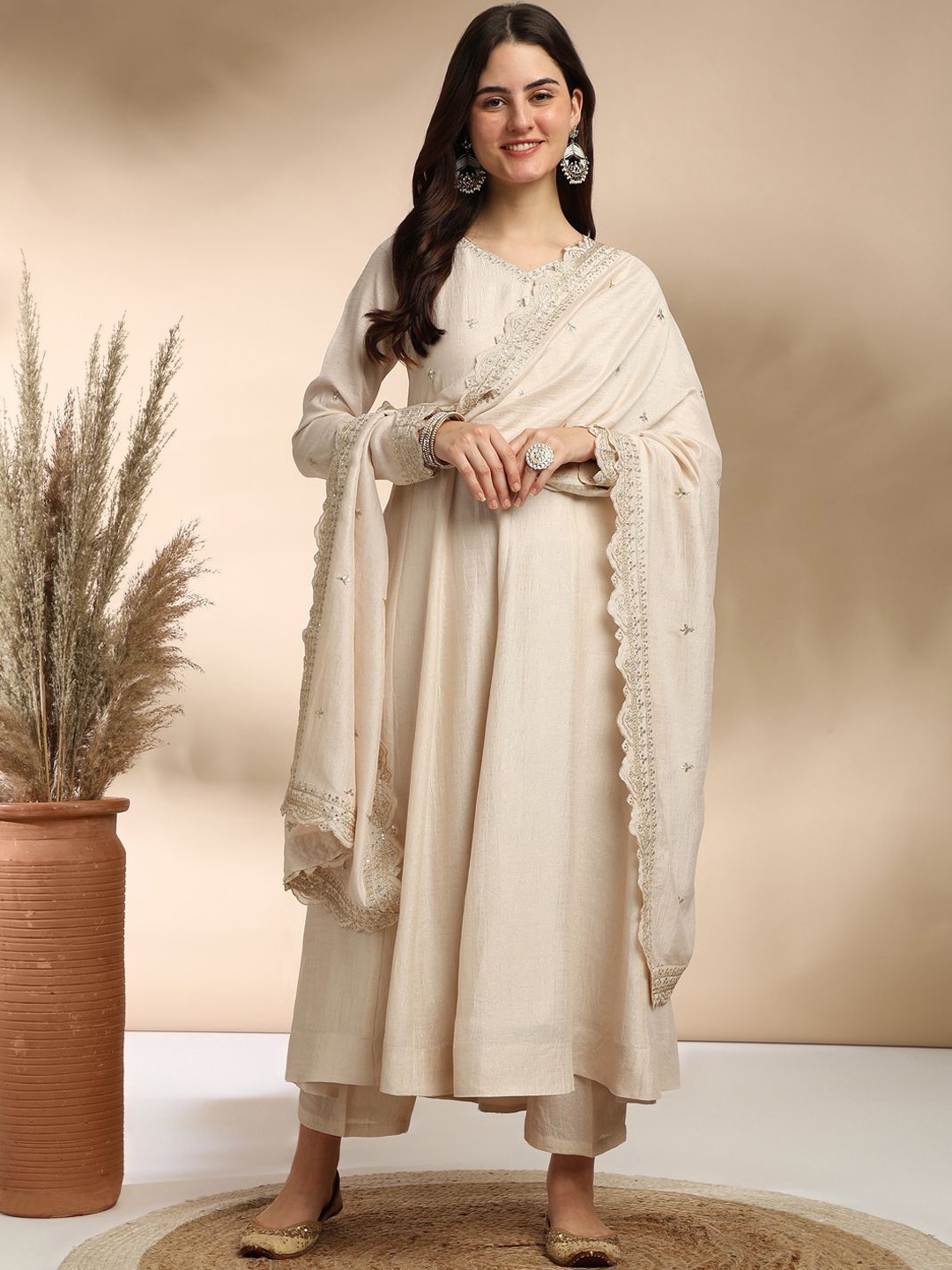 

J Turritopsis Floral Embroidered Sequinned Pure Silk Straight Kurta Trousers & Dupatta, Cream