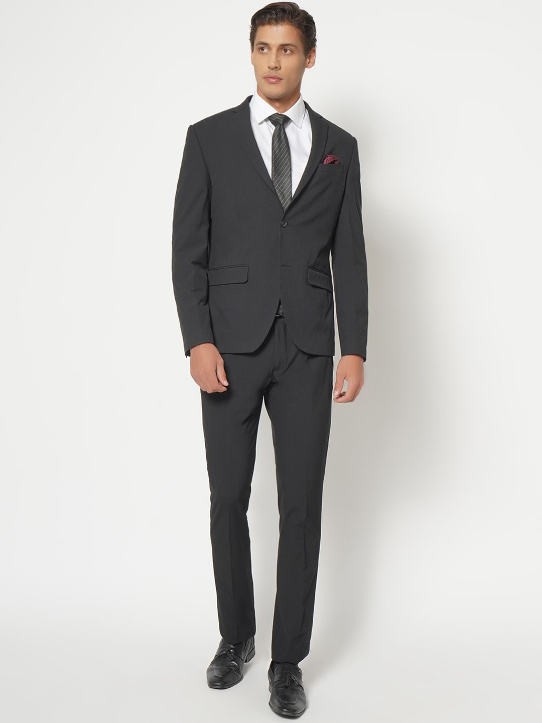 

Blackberrys Men Slim-Fit Single-Breasted Three-Piece Formal Suit, Black