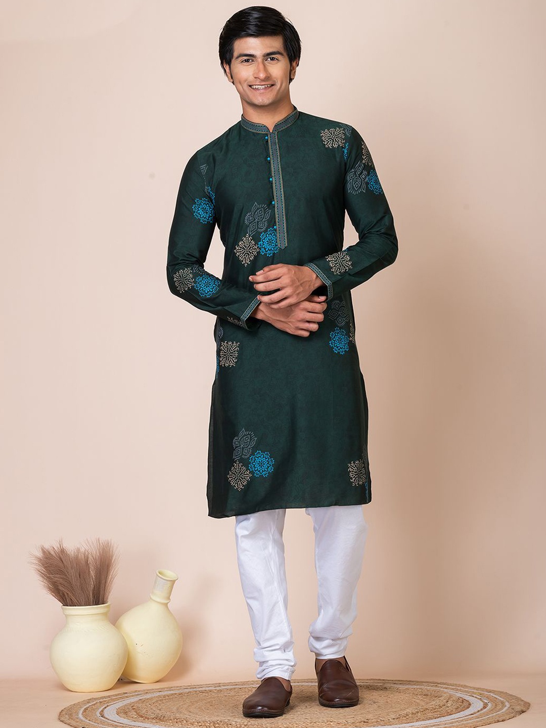 

HU - Handcrafted Uniquely Floral Printed Mandarin Collar Straight Silk Kurta, Green