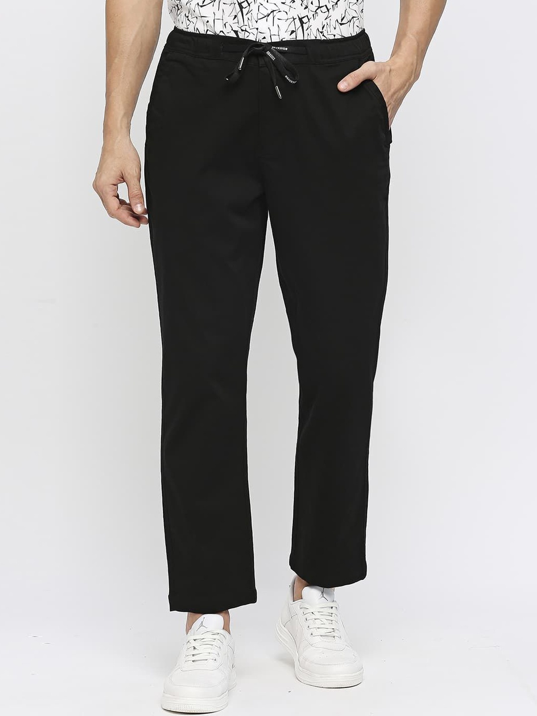 

Basics Men Relaxed Fit Trousers, Black