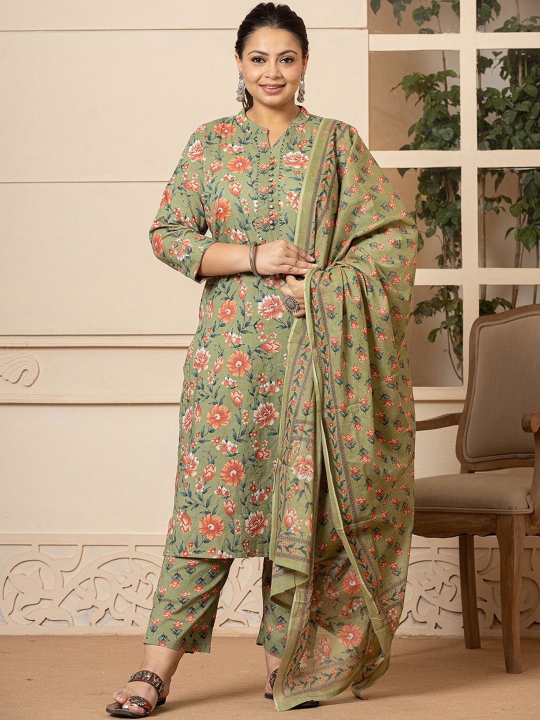 

Yufta Plus Size Floral Printed Regular Sequinned Pure Cotton Kurta With Trousers & Dupatta, Olive