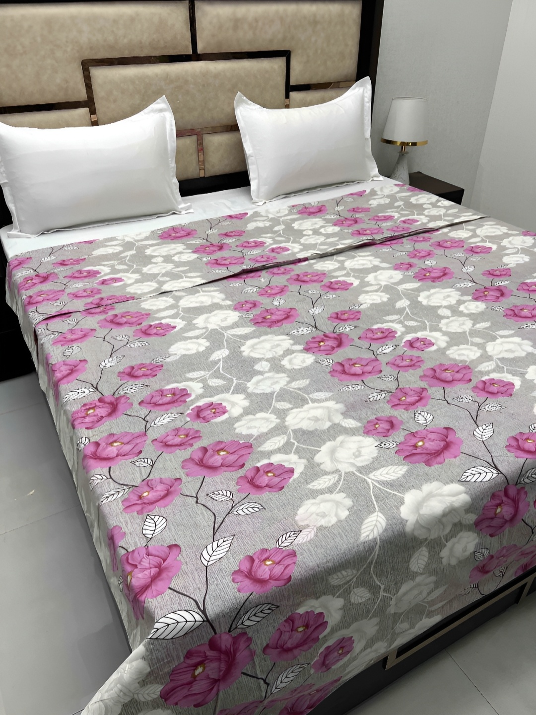

Pure Decor White & Purple Printed Super King Pure Cotton Duvet Cover
