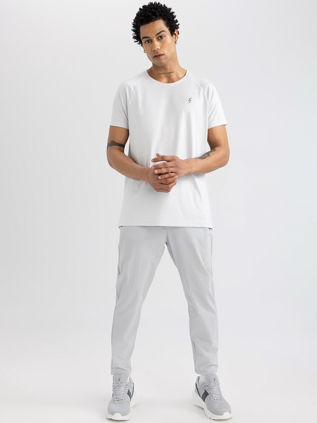 

DeFacto Men Mid-Rise Regular Trousers, White