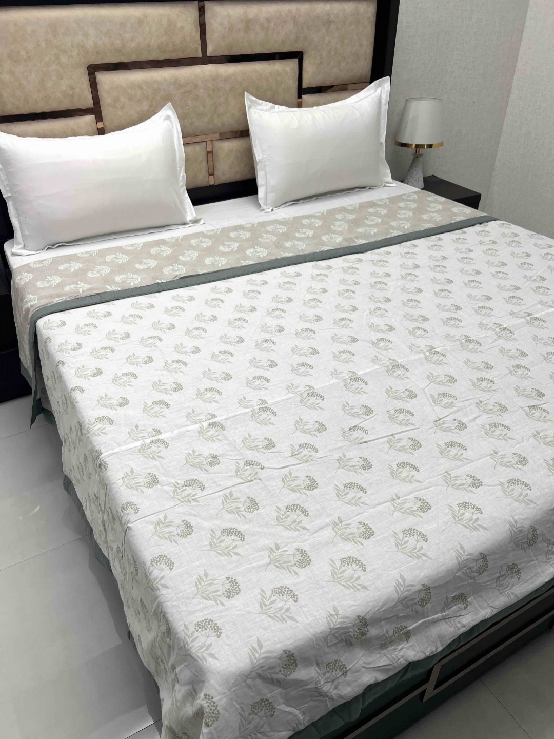 

Pure Decor Green & White Floral Printed Pure Cotton AC Room 233 GSM Double Bed Dohar