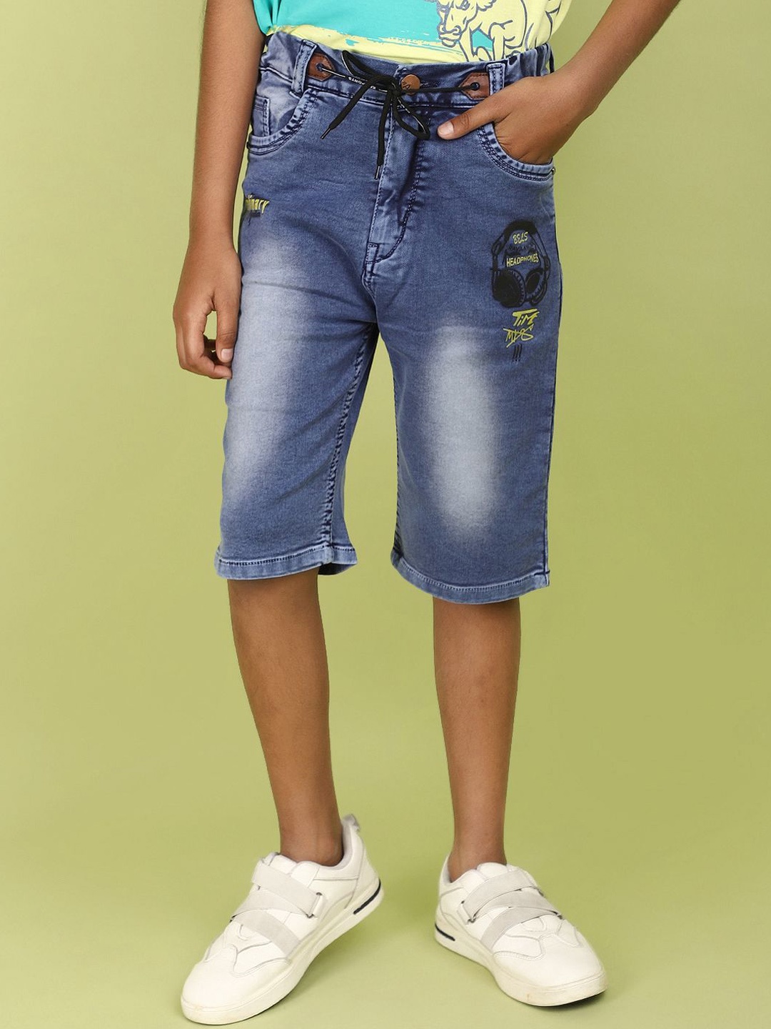 

V-Mart Boys Mid-Rise Washed Denim Shorts Technology, Blue