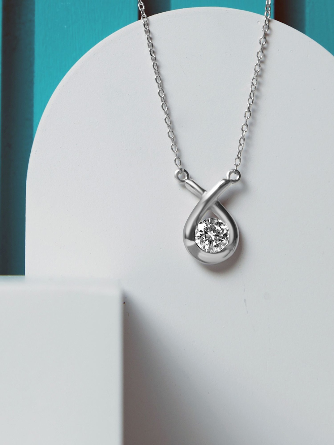 

VELVET IMPERIAL 925 Sterling Silver Plated Vera Solitaire Pear Drop Pendant With Chain
