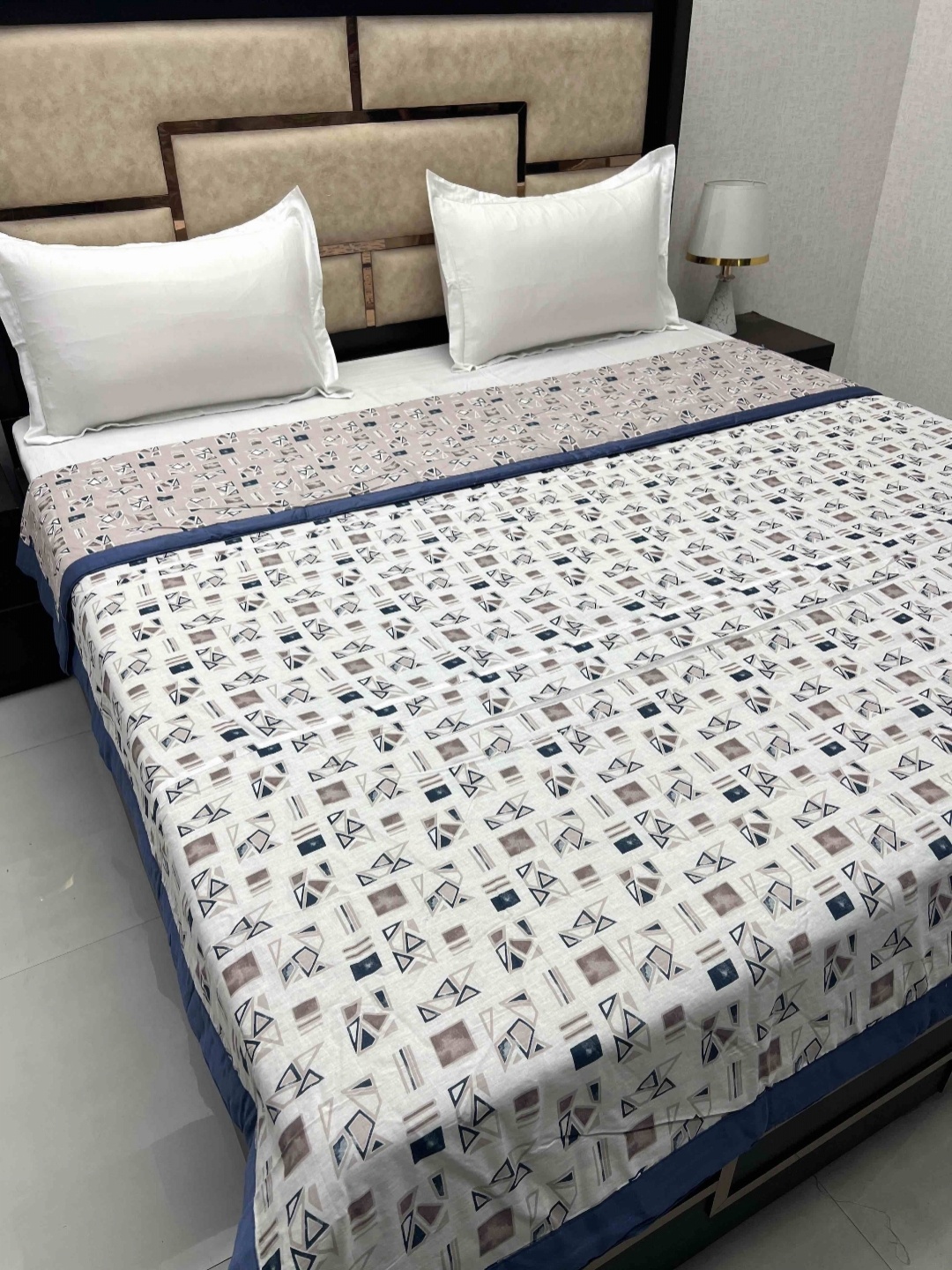 

Pure Decor White & Grey Geometric Printed Pure Cotton AC Room 233 GSM Double Bed Dohar