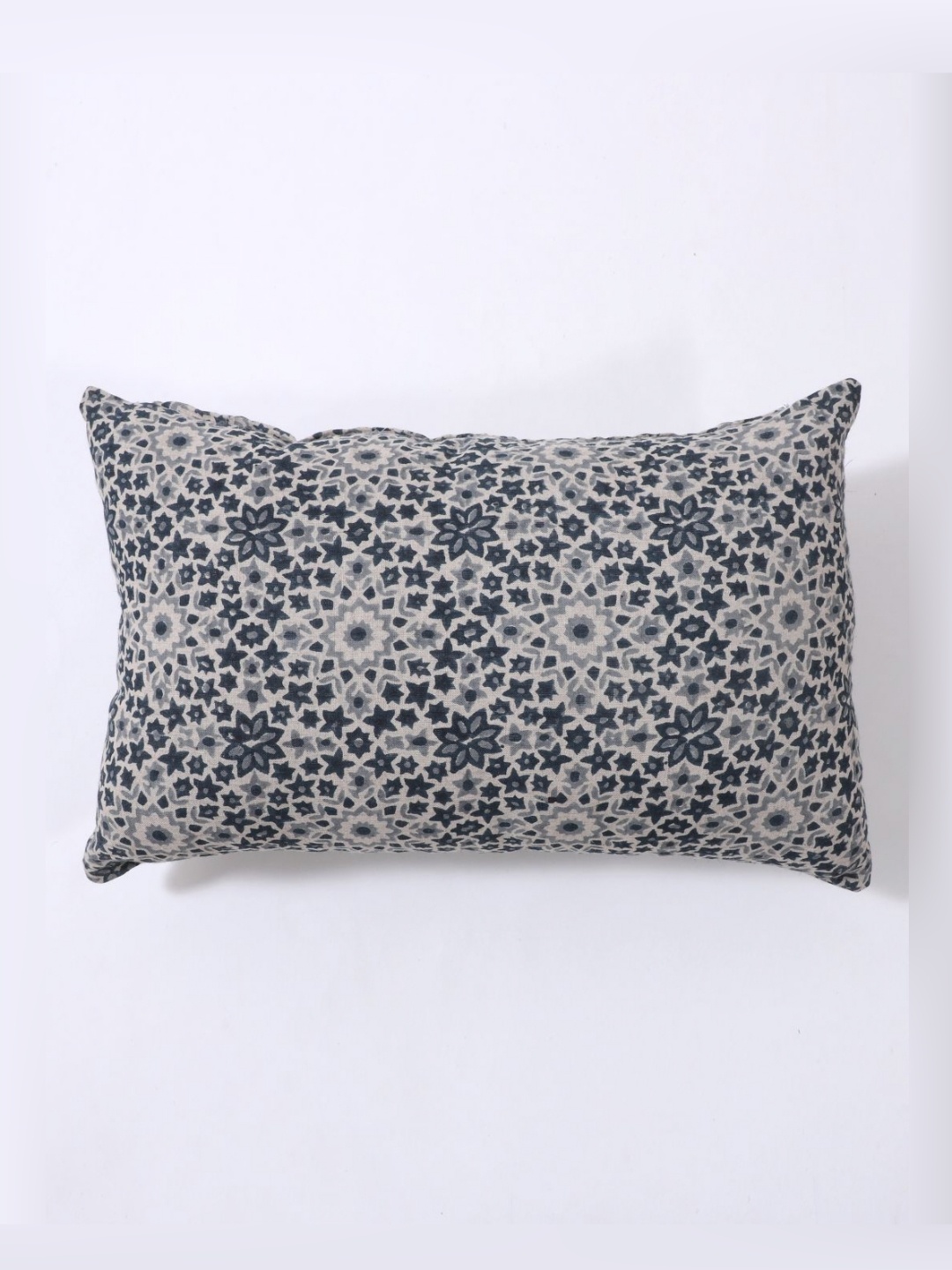 

Art Avenue Blue & Beige Geometric Cotton Linen Rectangle Cushion Cover
