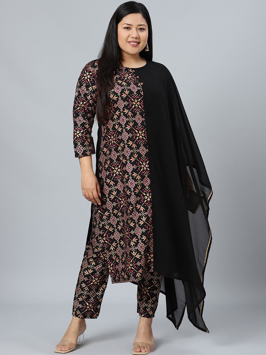 

Sztori Plus Size Geometric Printed Straight Kurta With Trouser & Dupatta, Black