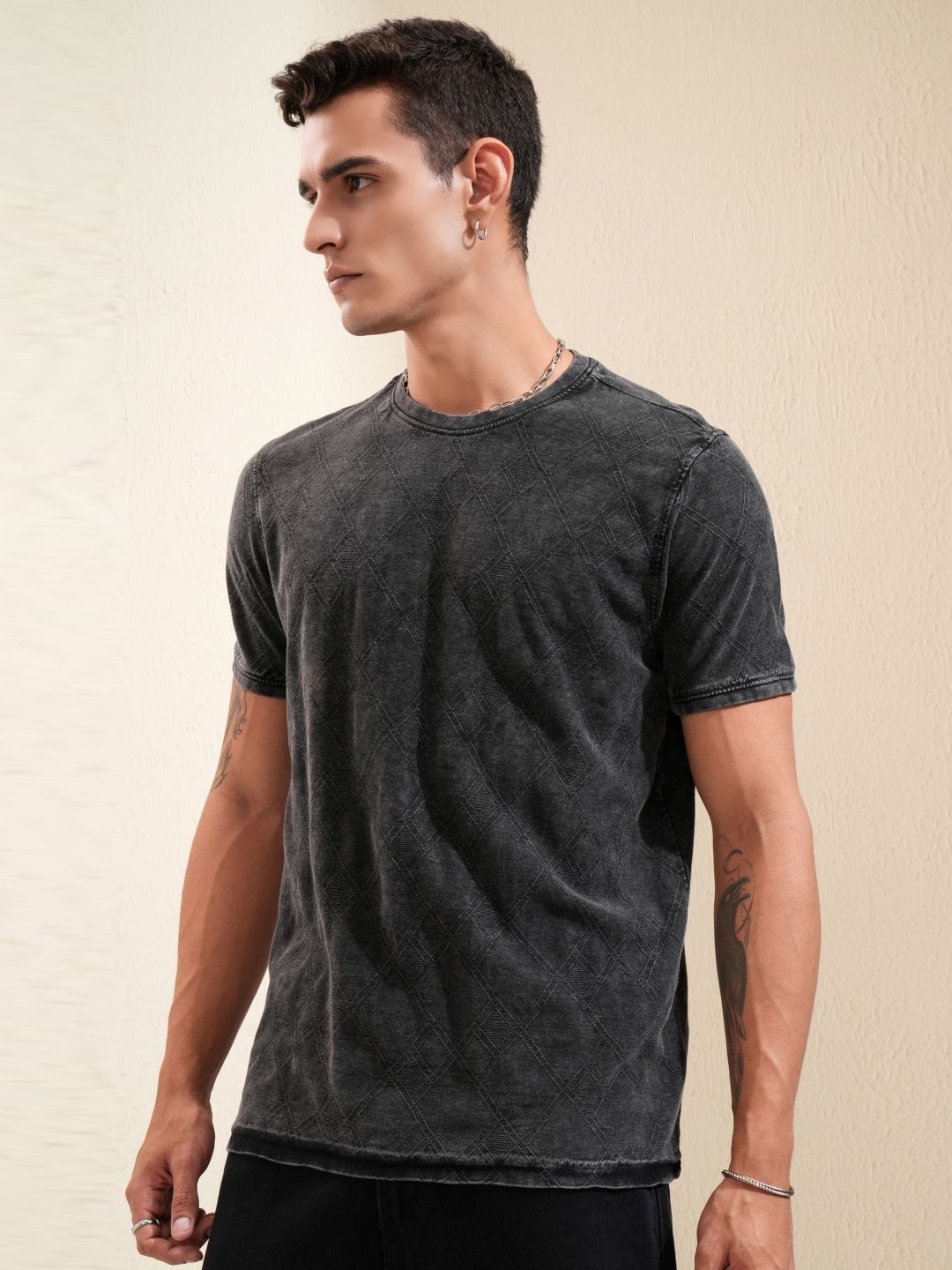 

HIGHLANDER Men Self Design Round Neck Cotton T-shirt, Black