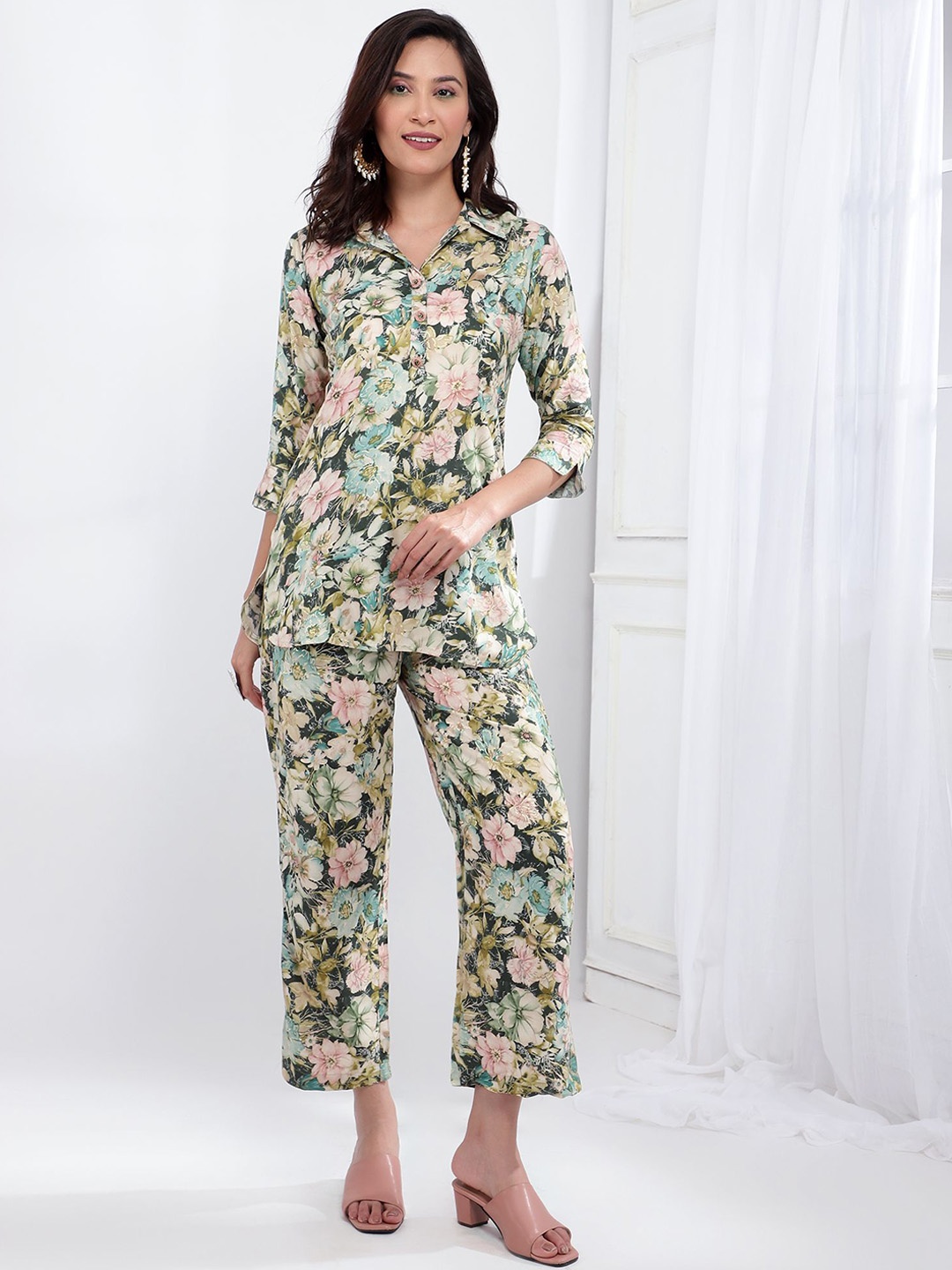 

Bani Women Floral Printed Three Quarter Sleeve Tunic & Trouser, Green