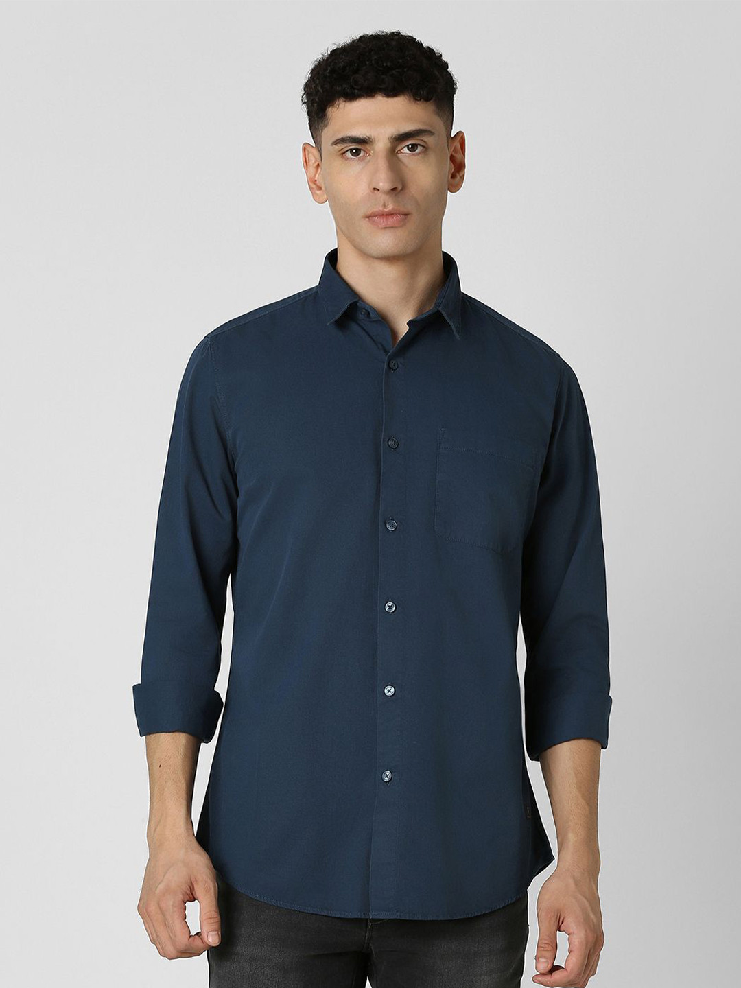 

VAN HEUSEN DENIM LABS Men Spread Collar Solid Cotton Slim Fit Casual Shirt, Blue