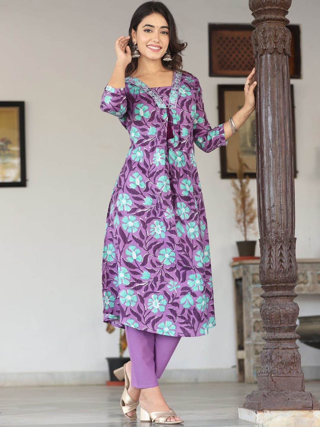 

MILAAV Floral Printed Regular Kurti with Trousers, Purple