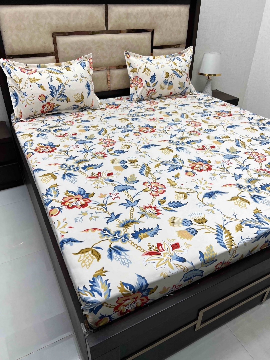 

Pure Decor White & Blue Cotton Floral 260 TC Queen Bedsheet with 2 Pillow Covers
