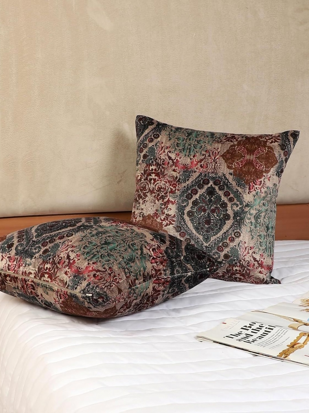 

Decoghar Green 2 Pieces Floral Print Velvet Square Cushion Covers