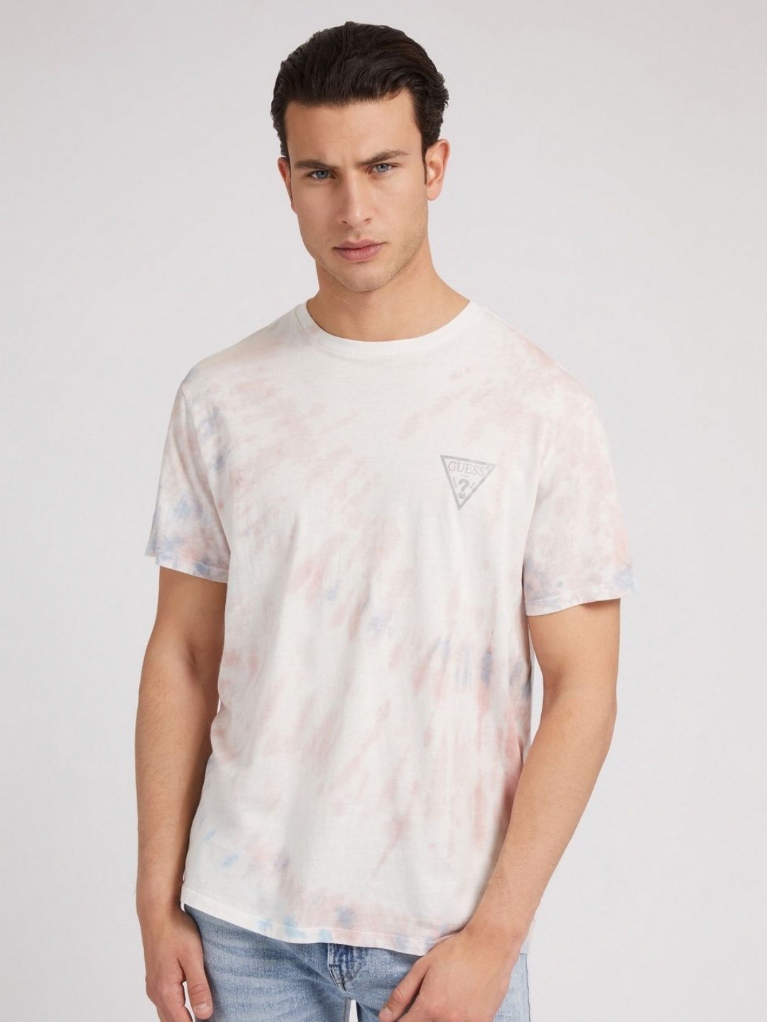 

GUESS Men Graphic Printed T-shirt, White