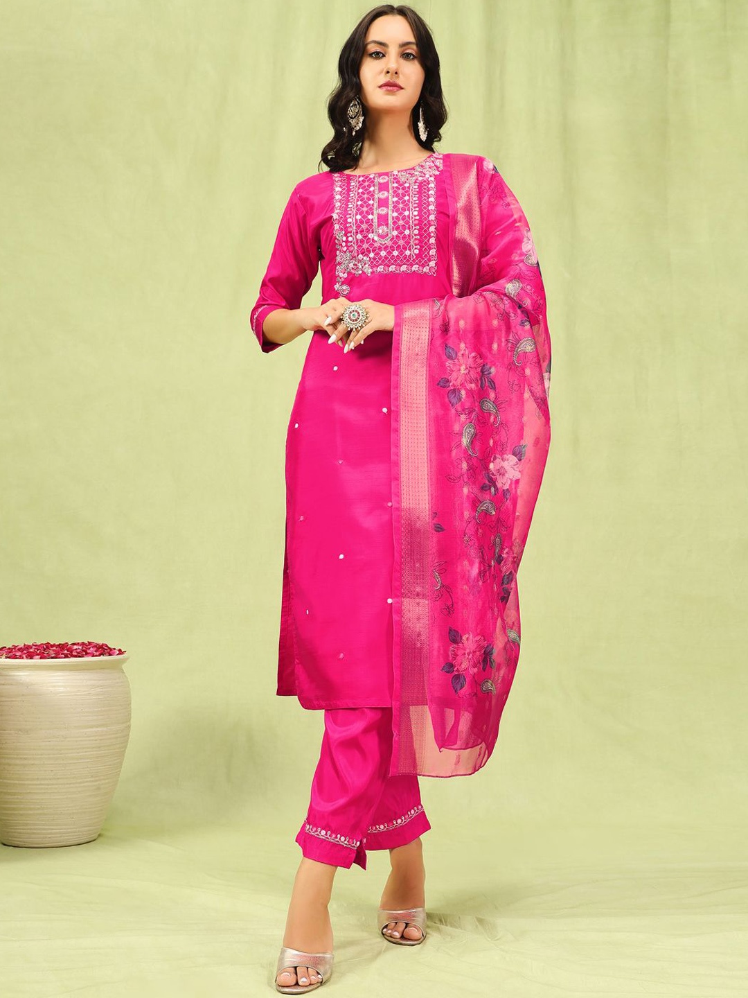 

VredeVogel Ethnic Motifs Embroidered Straight Kurta & Trousers With Dupatta, Pink