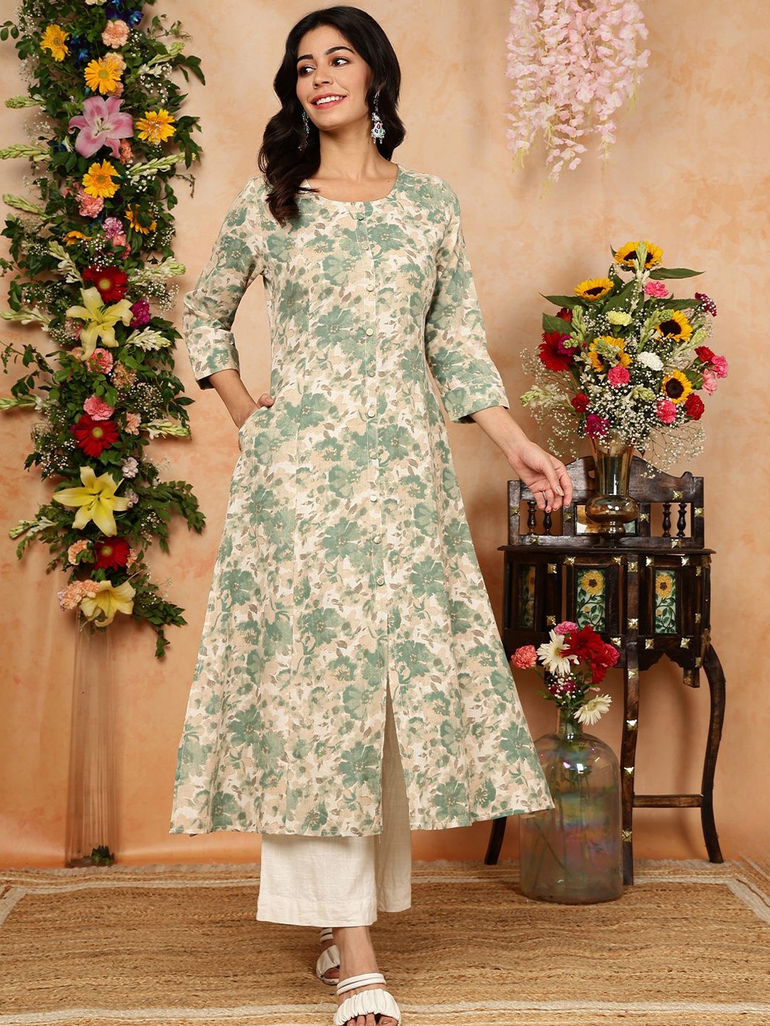 

KIMAYRA Floral Printed A-Line Kurta, Olive