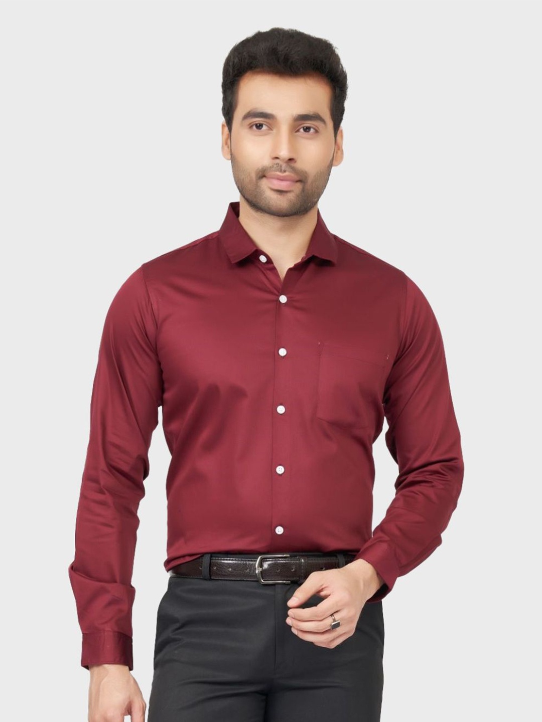 

MANTICORE Men Solid Slim Fit Cutaway Collar Pocket Formal Shirt, Maroon