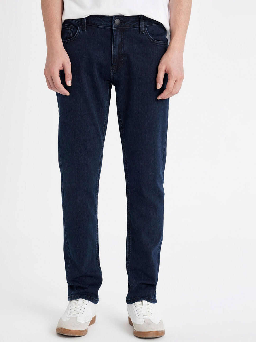 

DeFacto Men Slim Fit Mid-Rise Jeans, Navy blue